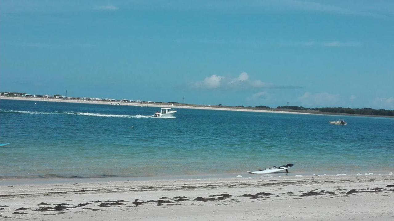 Holiday home Les Pieds Dans L Eau *